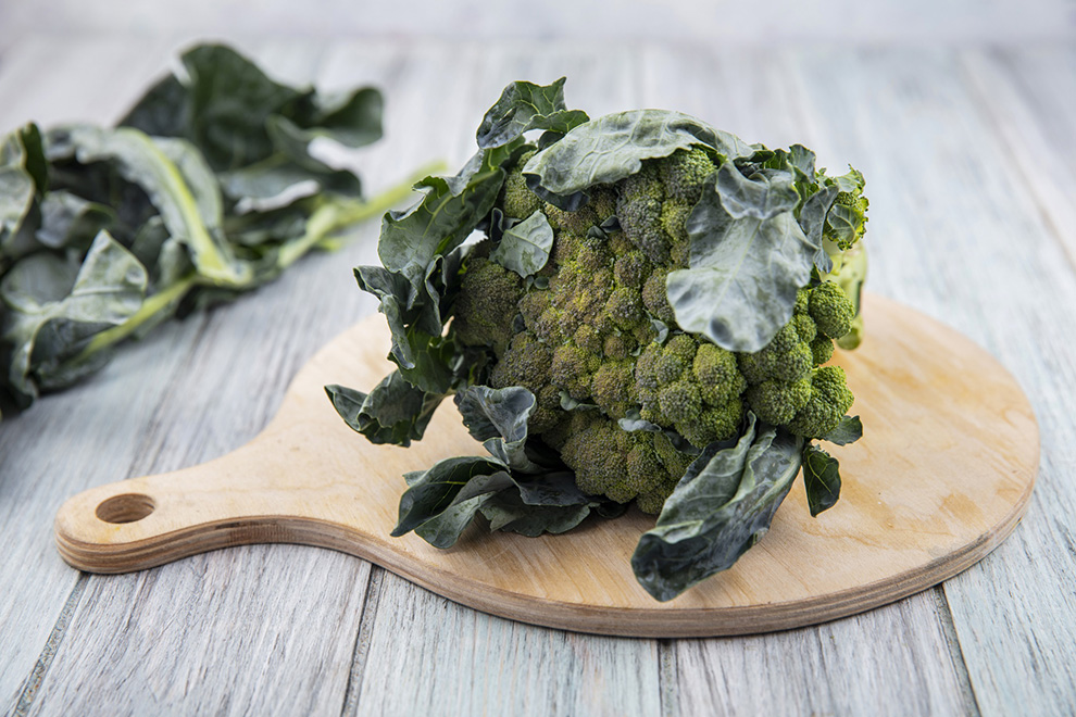 broccoli-leaves-cutting