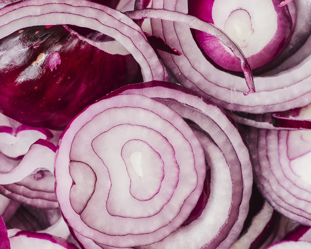 fresh-onion-slices